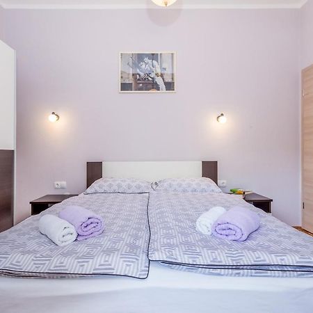 Apartments Krc Pinezići Zewnętrze zdjęcie